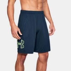 Shorts Masculino de Academia Tech?