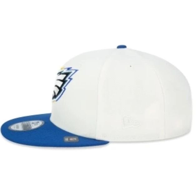 *bone off white new era eagles, no size