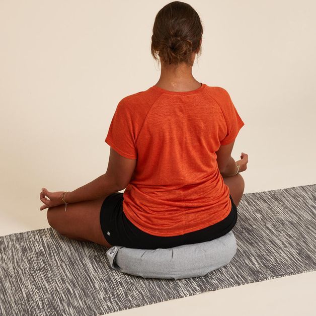 Half-moon-yoga-cushion-grey-no-size