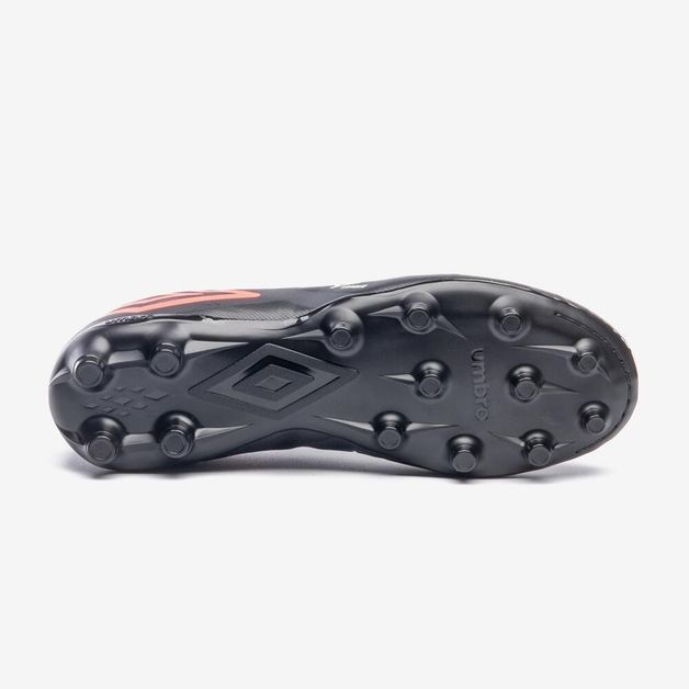 *chut campo pto/vm umbro, uk 11 - eu 46 Preta 38 BR