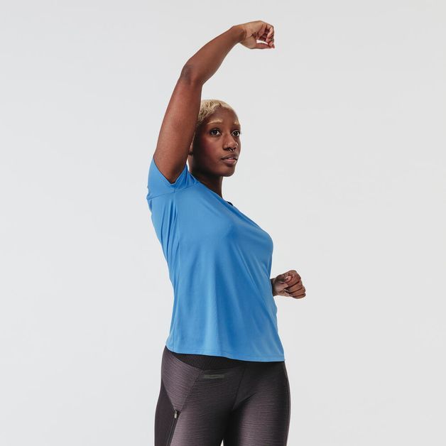 Camiseta-feminina-de-corrida-Run-Dry-azul-36