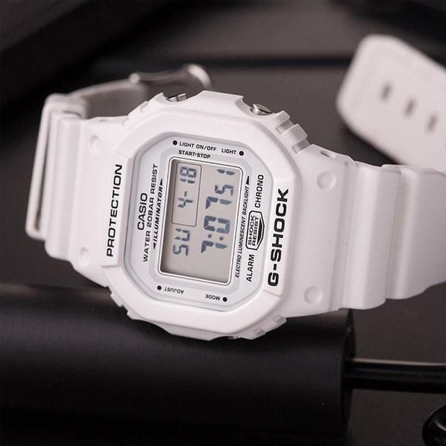 Decathlon | Relógio G-Shock DW-5600WW-7DR Branco