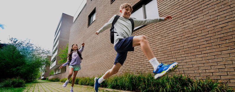 Calçados e roupas para volta às aulas